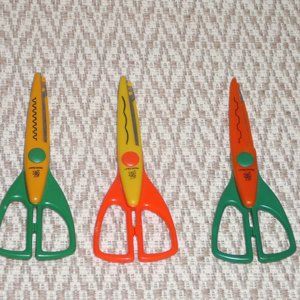 Provo Craft Paper Shapers Edger Scissors